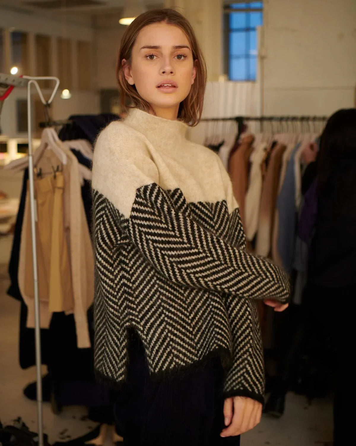 Ek Balam | suéter de cuello alto con espiga — Beige con negro