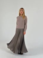 Candelaria | vestido largo de punto y falda plisada — Gris topo