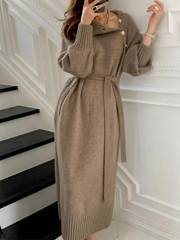 Jovita | vestido midi de punto con botones dorados — Moca