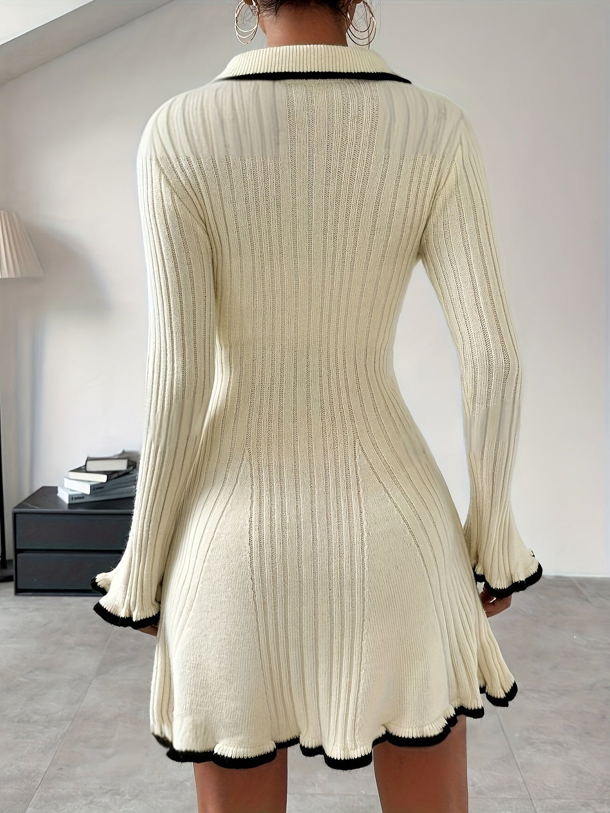 Catarina | vestido corto de punto con ribetes — Marfil