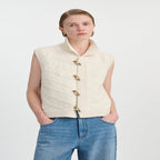 Nopala | chaleco de punto con cuello camisero — Crema