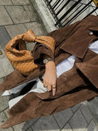 Leonarda | gabardina efecto ante con cinturón — Café oscuro