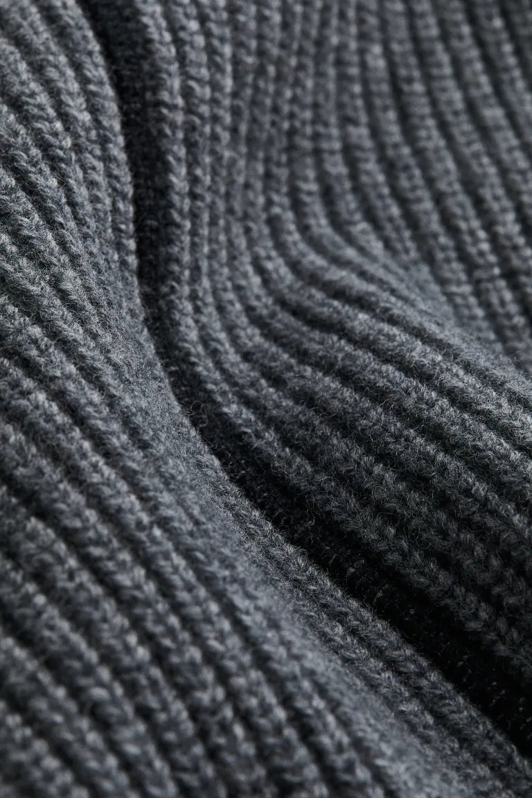 Narda | suéter oversize de canalé con cuello alto — Gris