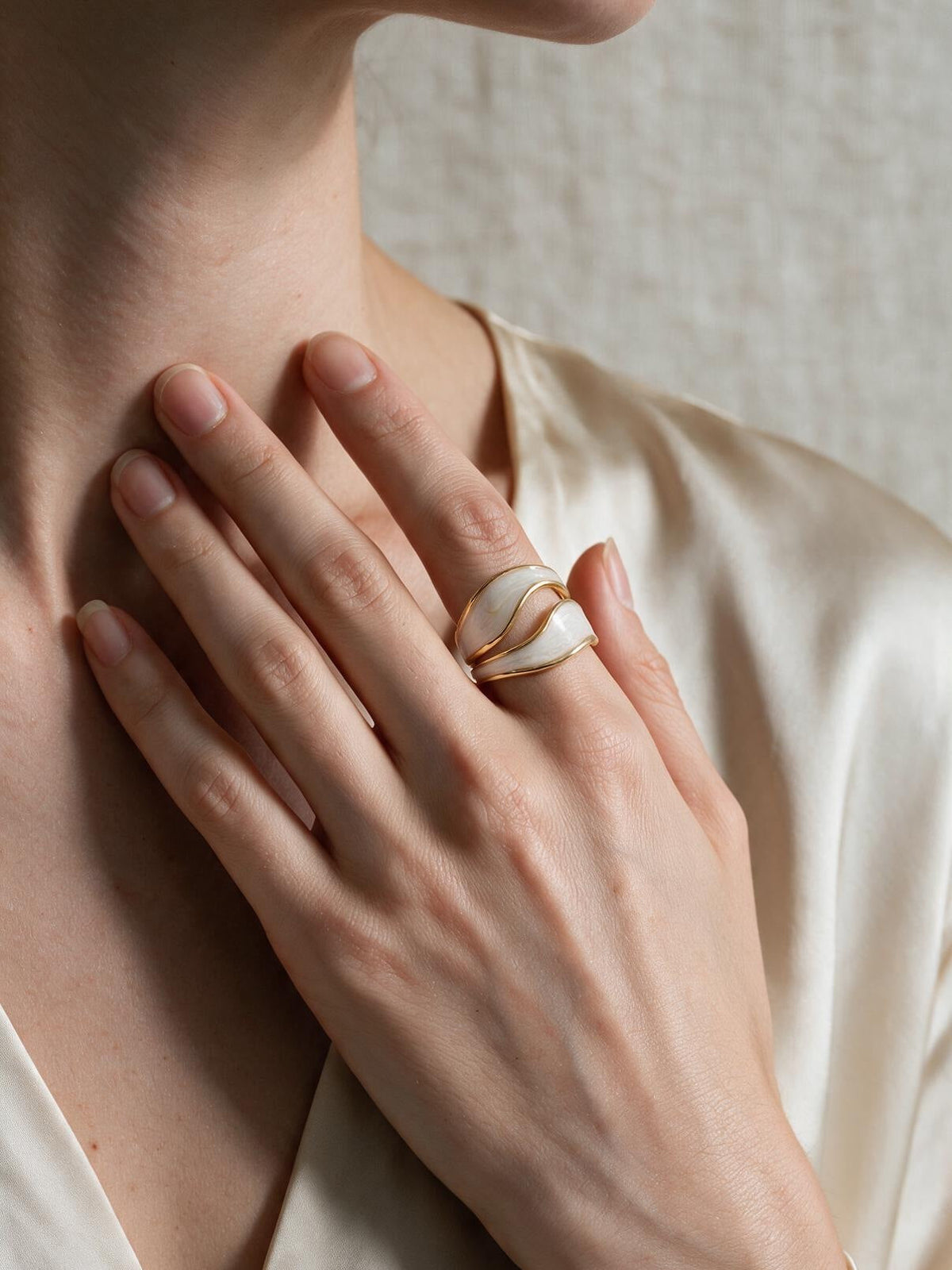 Anillo efecto mármol, tercera vista