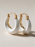 Aretes con detalle de color, color blanco, vista frontal