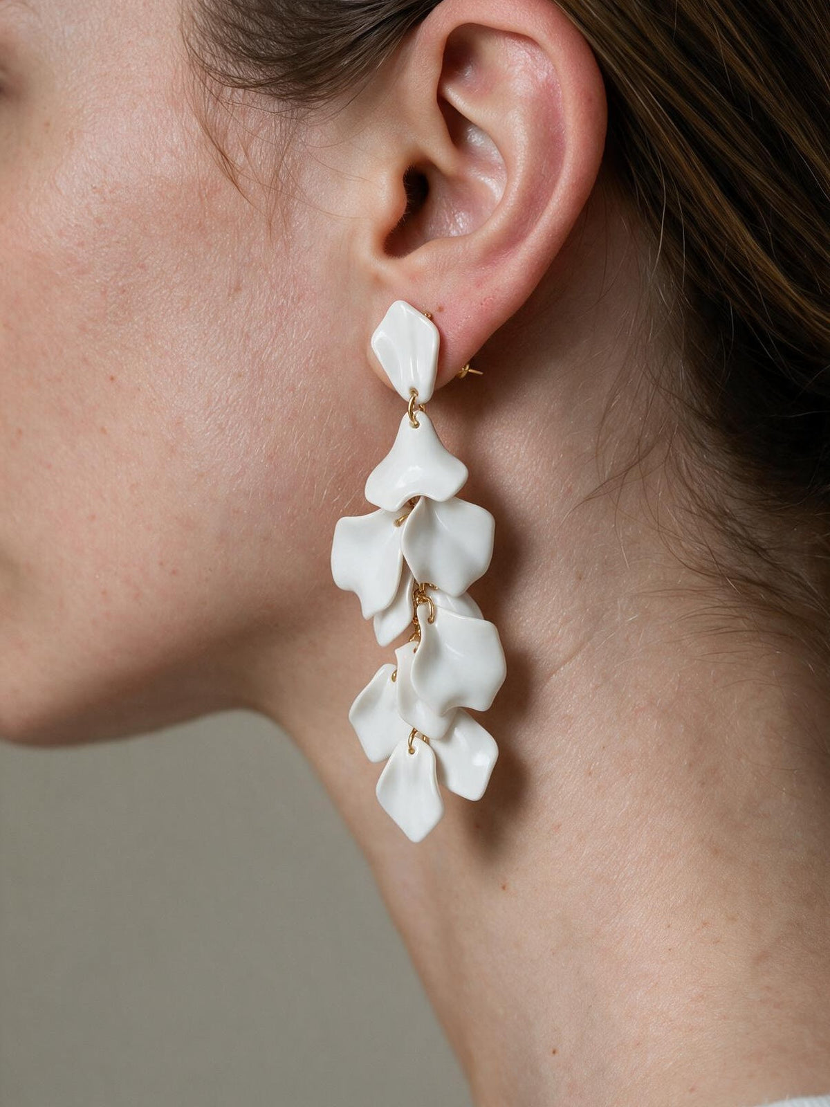 Aretes con motivo floral, segunda vista