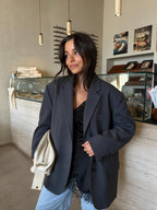 Blazer oversize gris, vista frontal