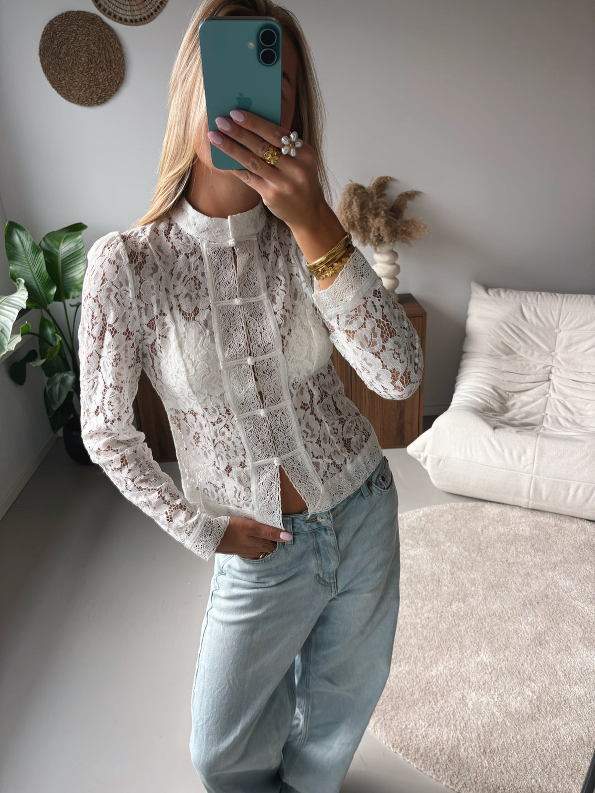 Lugo | blusa de encaje entallada