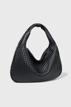 Bolsa de hombro tejida media luna, vista frontal