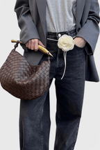 Bolsa tejida con asa metálica dorada, vista 11