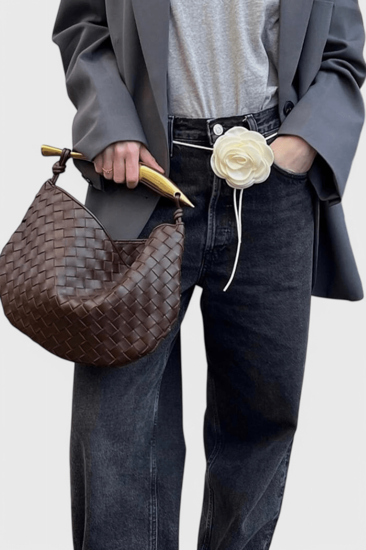 Bolsa tejida con asa metálica dorada, vista 11