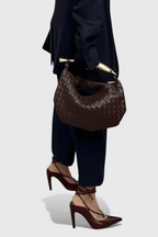 Bolsa tejida con asa metálica dorada, vista 9
