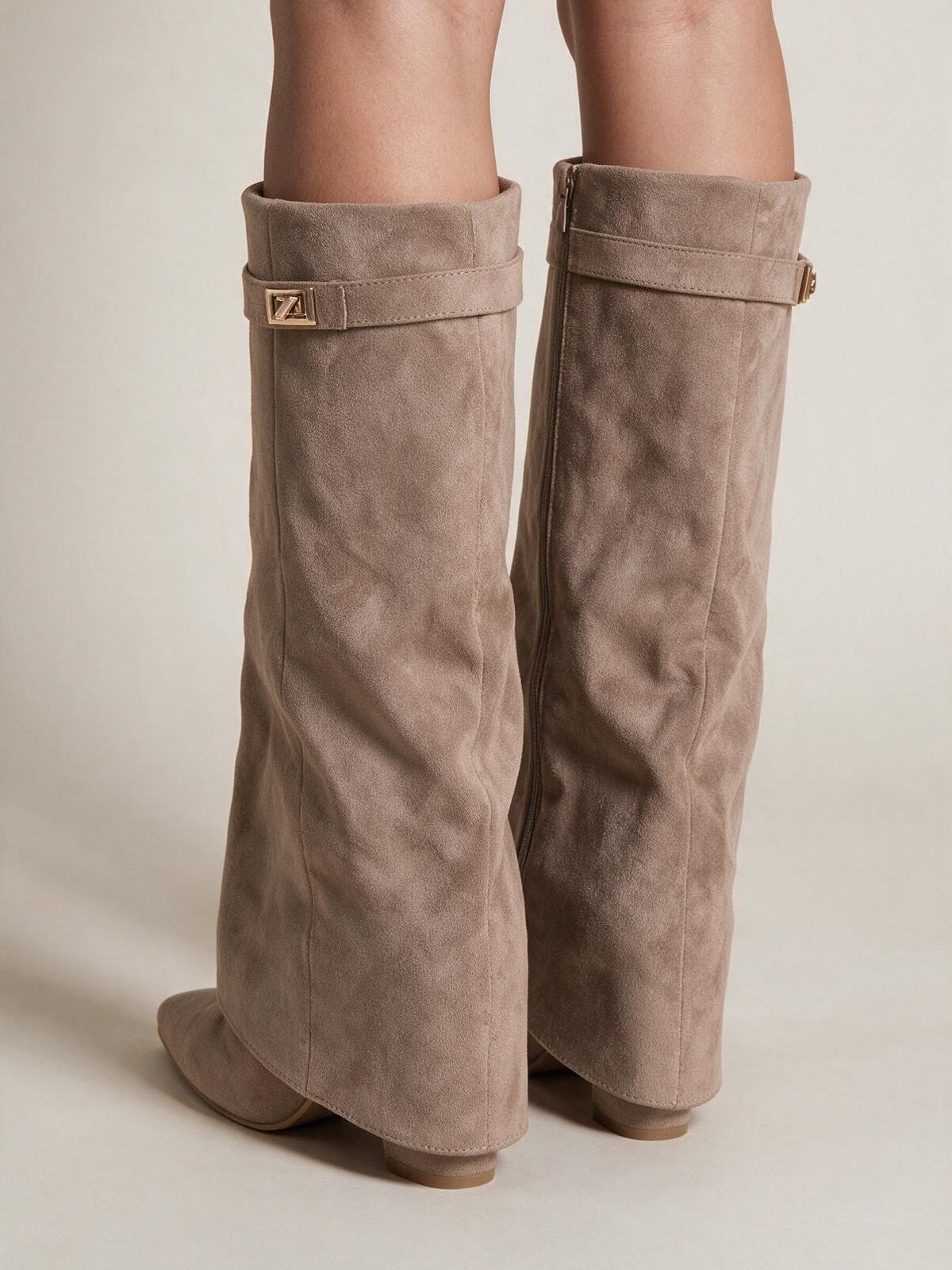 Botas altas de caña amplia, color beige, tercera vista
