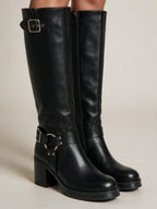 Botas altas de tacón estable, color negro, vista frontal