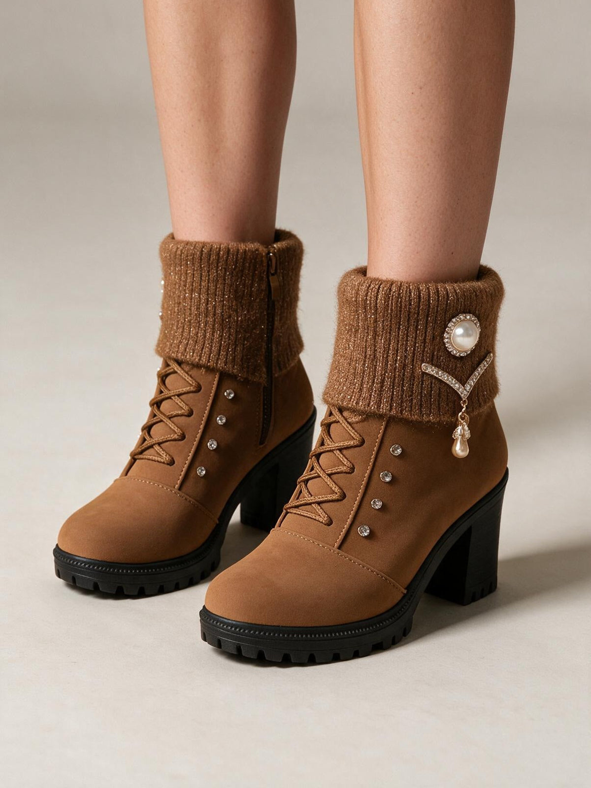 Botas forradas de tacón ancho, color café, tercera vista