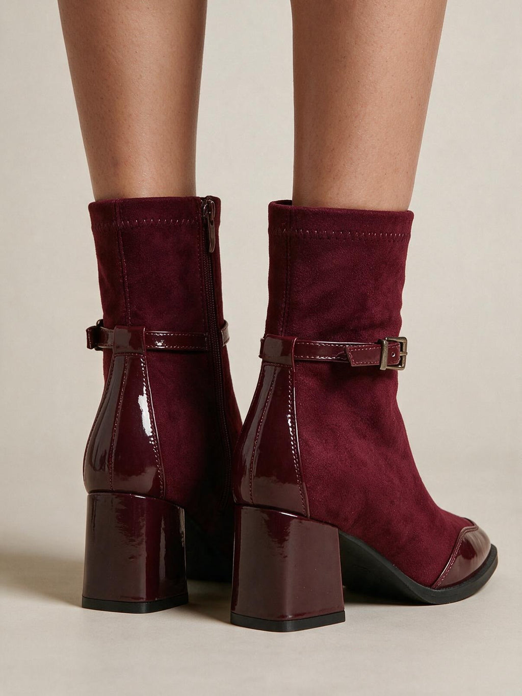 Botines efecto gamuza con hebilla, color vino, tercera vista