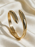 Brazalete abierto, color dorado, vista frontal