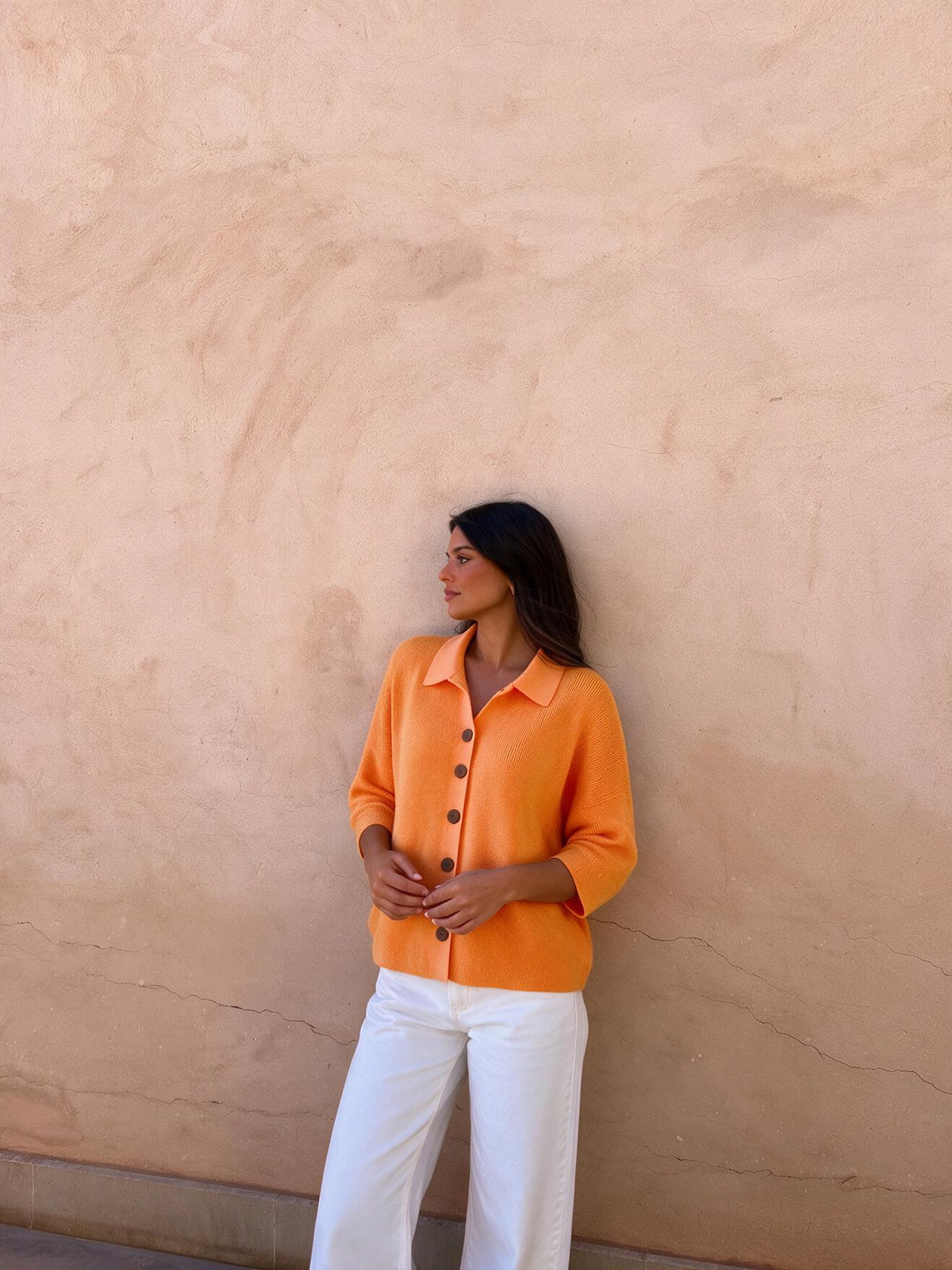 Cárdigan liso con cuello tortuga, color naranja, vista frontal