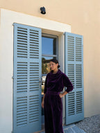 Conjunto de dos piezas de terciopelo, color morado, vista frontal
