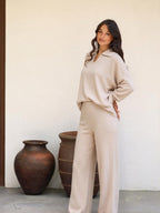 Conjunto de dos piezas tejido, color beige, vista frontal (2)