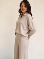 Conjunto de dos piezas tejido, color beige, vista lateral