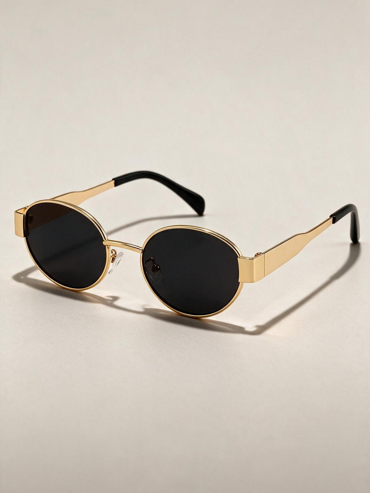 Lentes de sol de armazón metálico fino, séptima vista