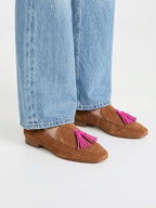 Mocasines color chocolate de líneas limpias, tercera vista