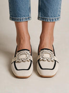 Mocasines con hebilla e inserto de tul, color beige, vista frontal