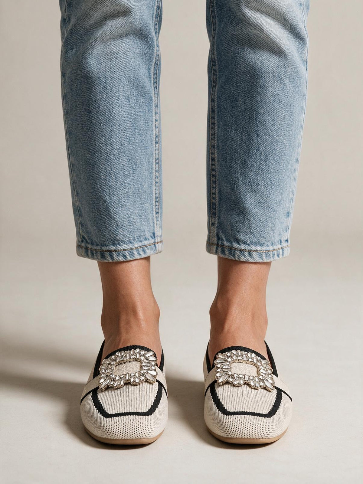 Mocasines con hebilla e inserto de tul, color beige, tercera vista