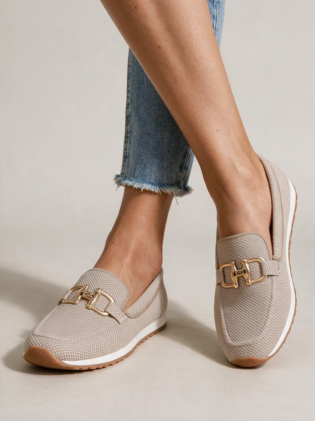 Mocasines con inserto de tul, color beige, vista frontal