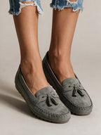 Mocasines de línea elegante, color gris, vista frontal