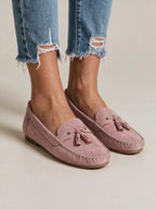 Mocasines de línea elegante, color rosa palo, vista frontal