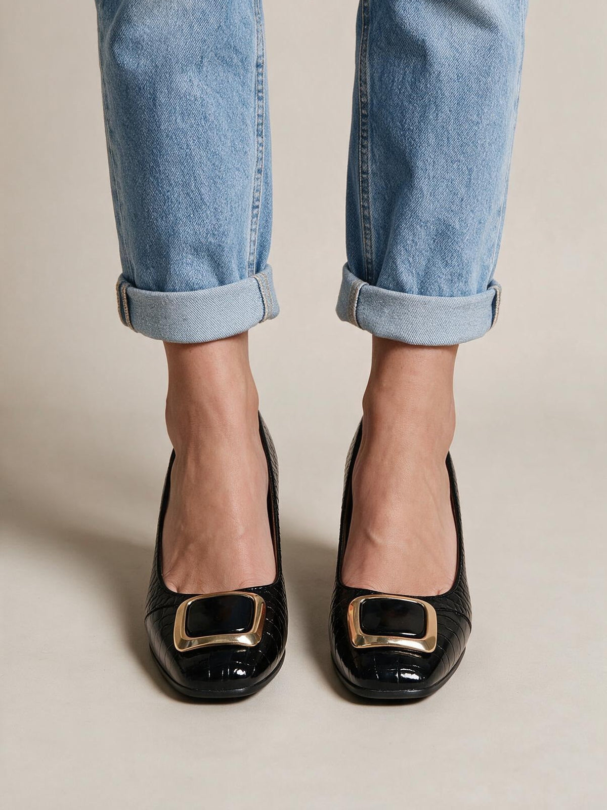 Mocasines de piel con suela suave, color negro, vista frontal