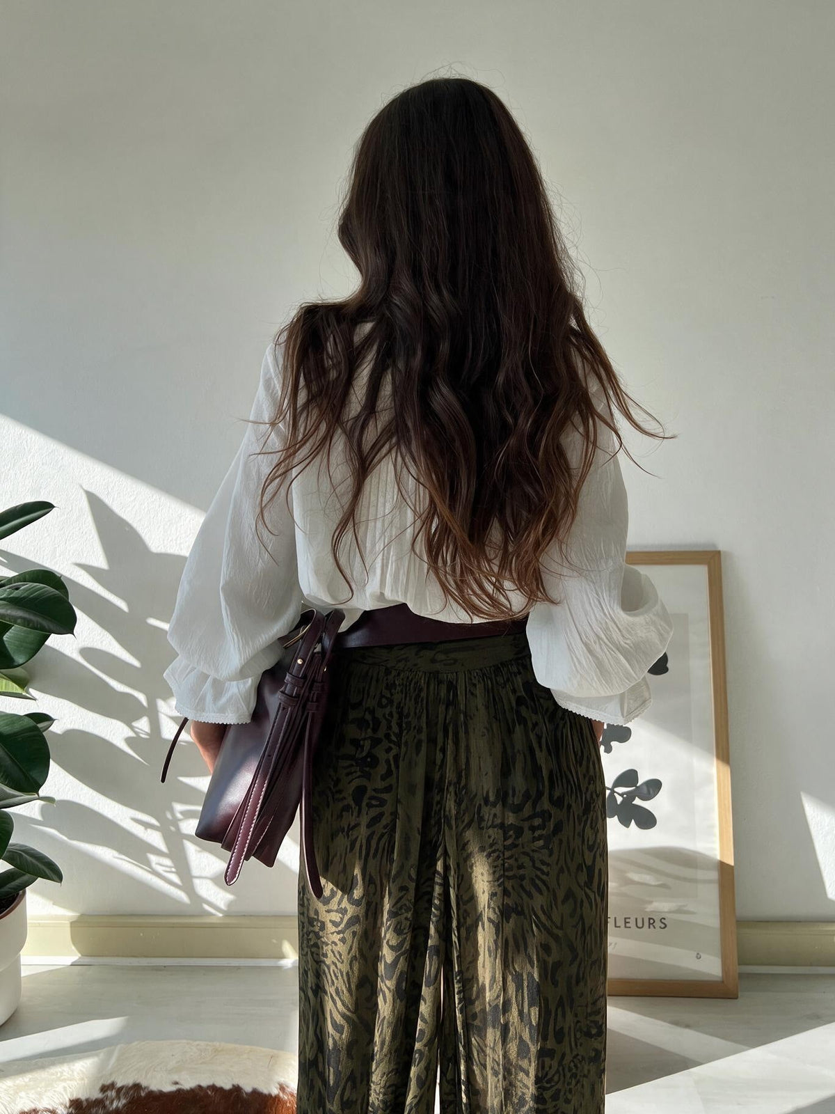 Pantalón con animal print, vista trasera