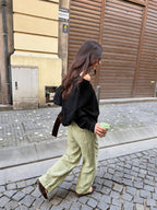 Pantalón de lino de tiro alto, color verde claro, vista lateral