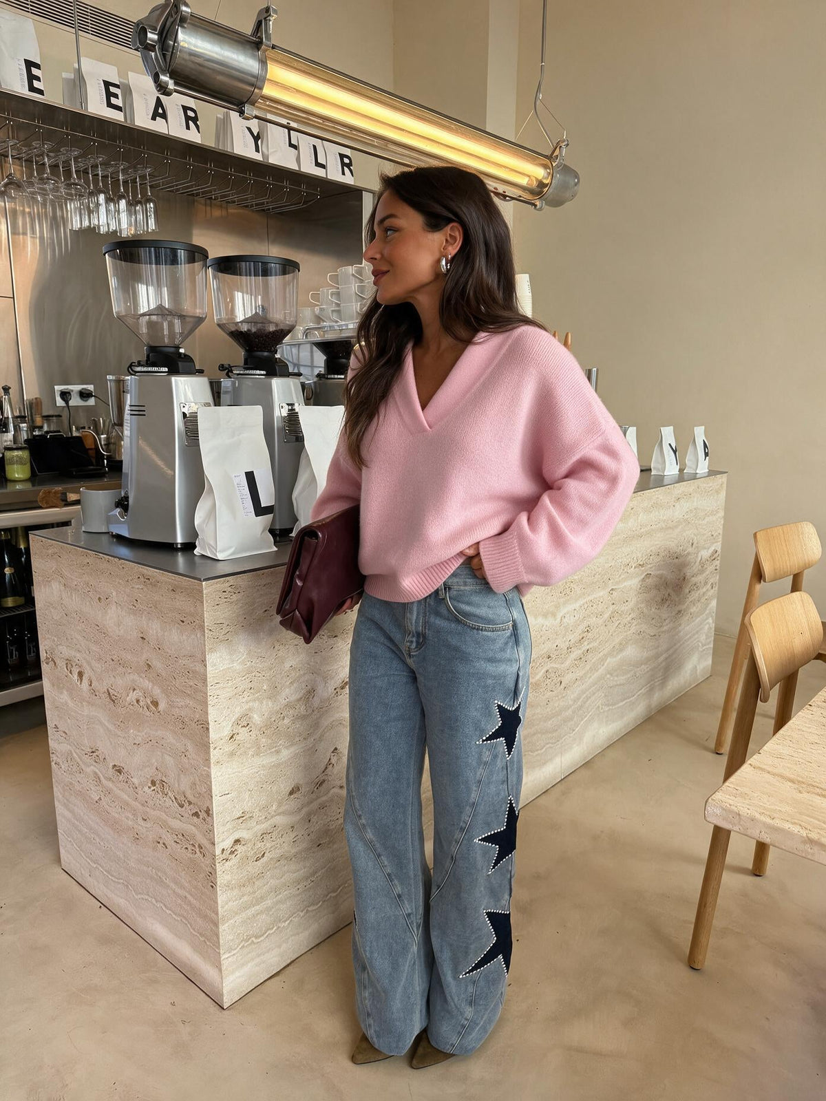 Suéter casual con escote en V, color rosa, vista frontal