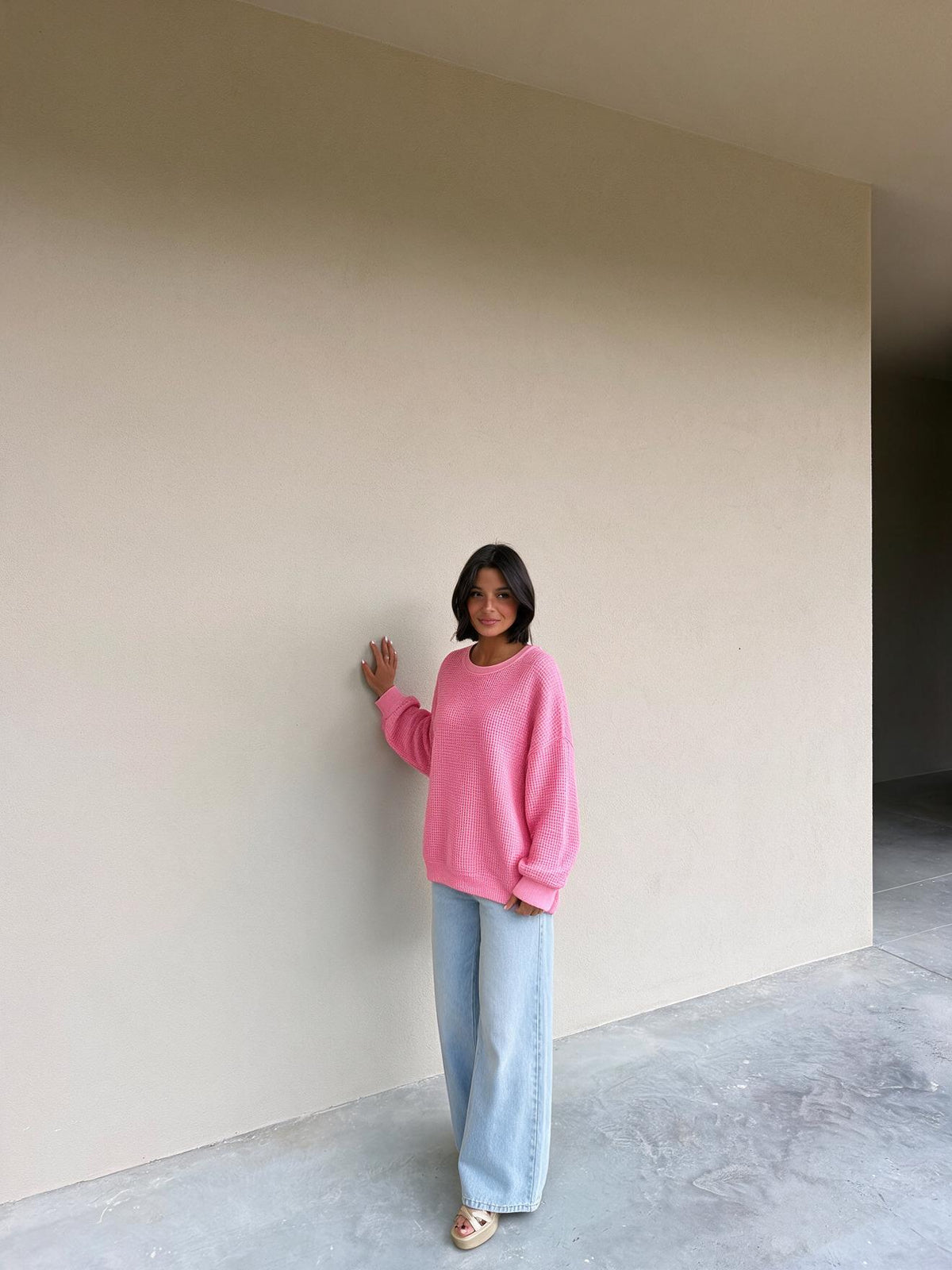 Suéter de tejido waffle de corte clásico, color rosa, tercera vista