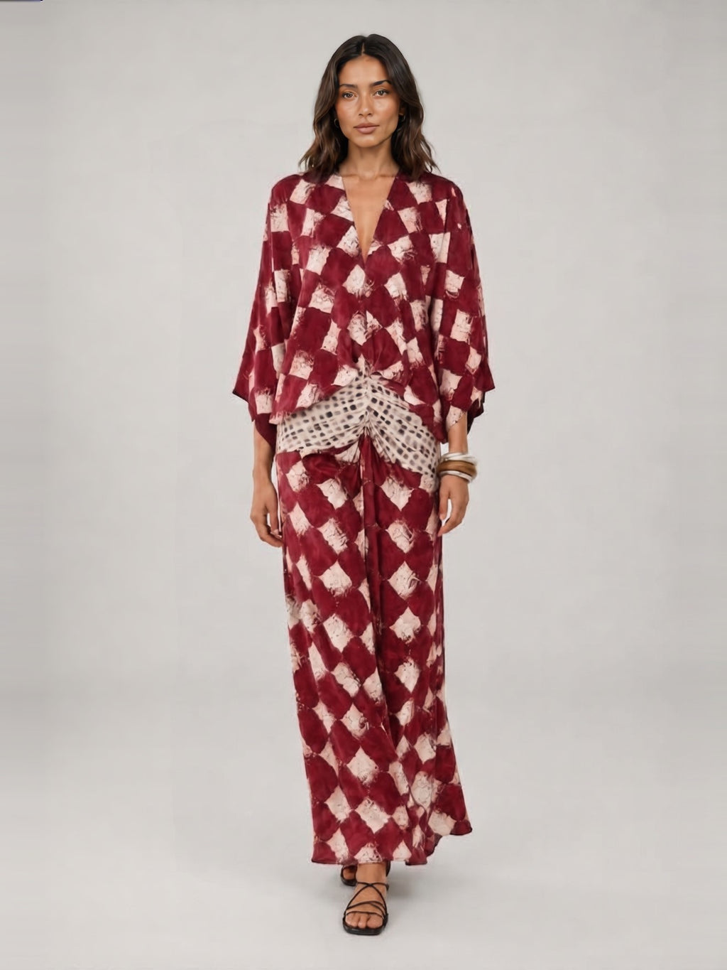 Vestido largo Talavera con estampado de mosaico, vino con beige, vista frontal
