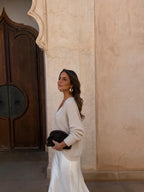 Vestido elegante de satín con suéter a juego, color crema, segunda vista