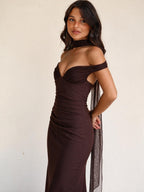 Vestido largo bustier con falda fluida, color café, vista lateral