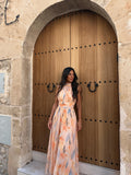 Vestido largo de satín con cuello halter, vista frontal