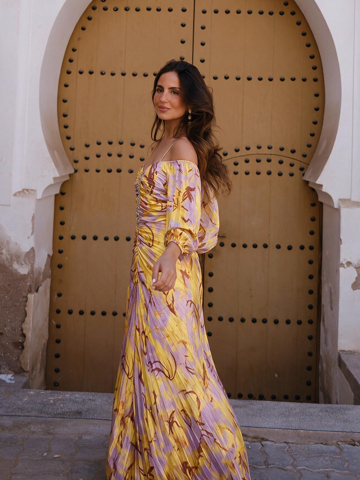 Vestido largo floral con escote profundo, color amarillo, segunda vista