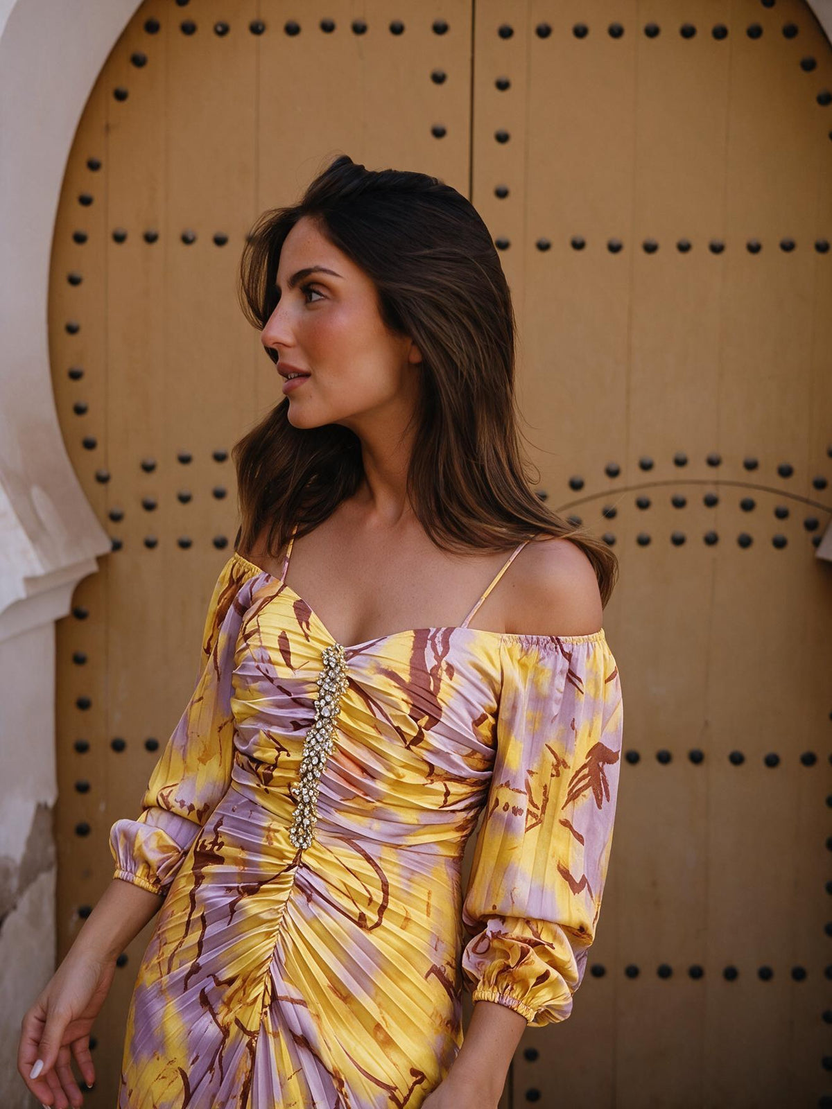 Vestido largo floral con escote profundo, color amarillo, tercera vista