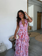 Vestido largo halter con falda fluida, color rosa, vista frontal