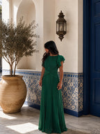Vestido largo plisado con lazo en la cintura, color verde, vista frontal