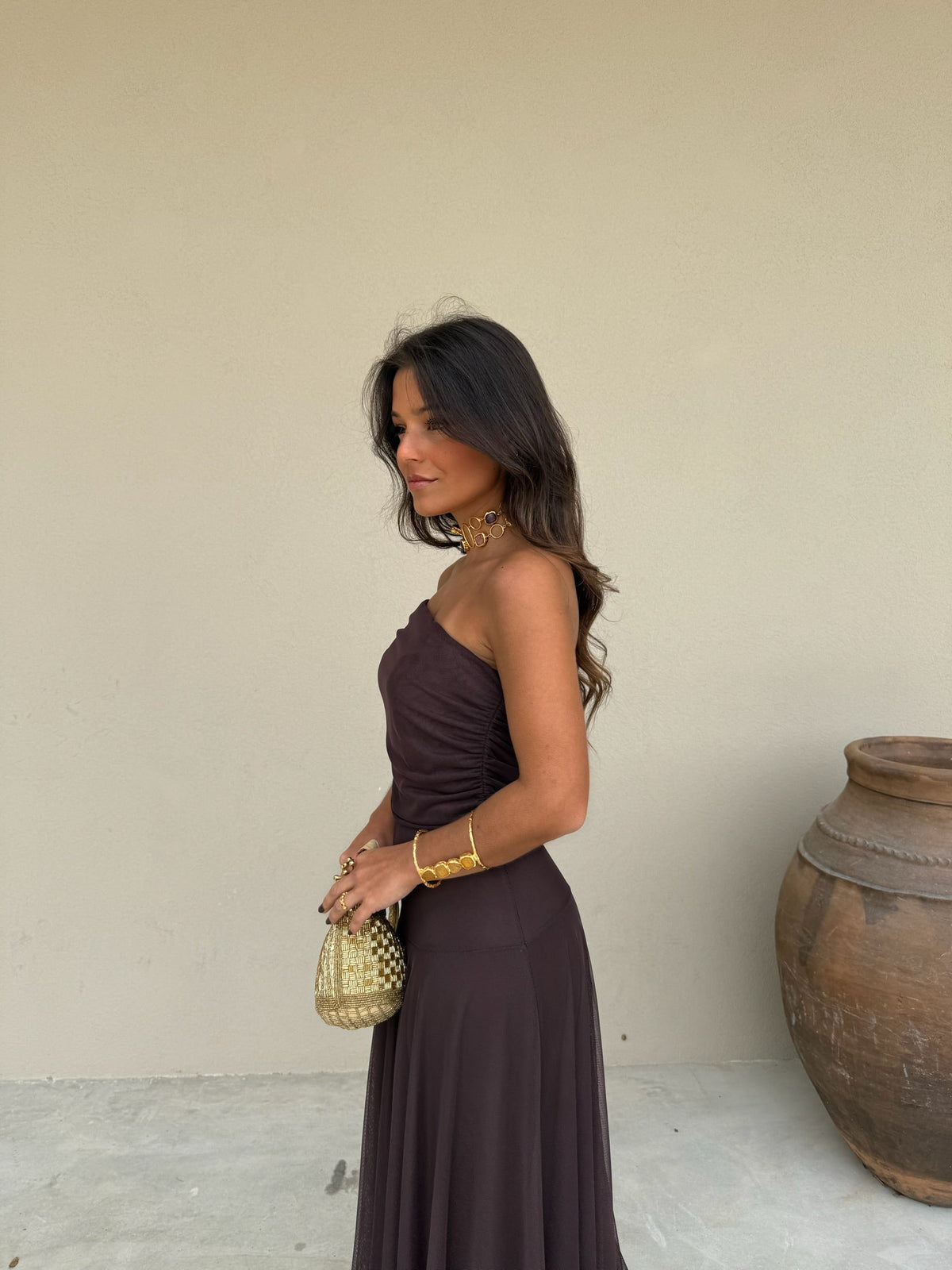 Vestido largo plisado de tul en tono café (10)