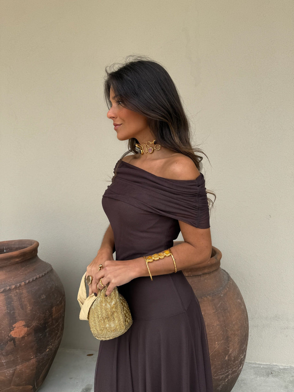 Vestido largo plisado de tul en tono café (5)