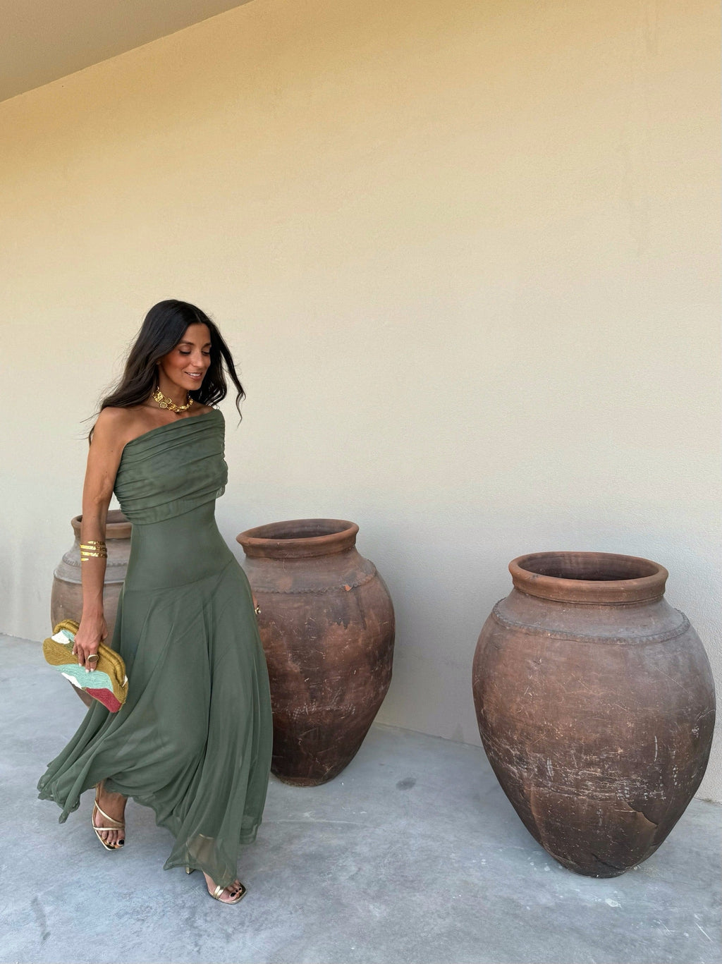 Vestido largo plisado de tul en tono verde (2)