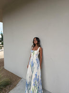 Vestido largo trapecio floral, color blanco y azul, tercera vista