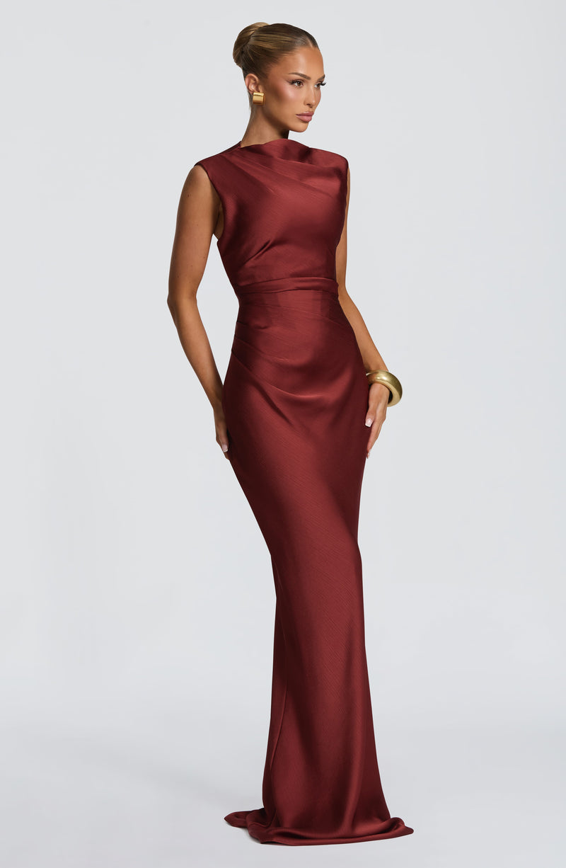 Avielle | vestido maxi de cuello alto